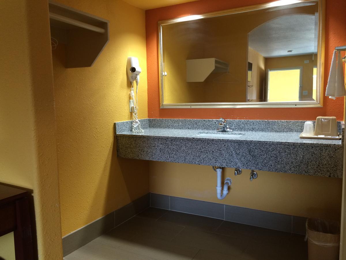 Select Inn And Suites Houston Eksteriør bilde